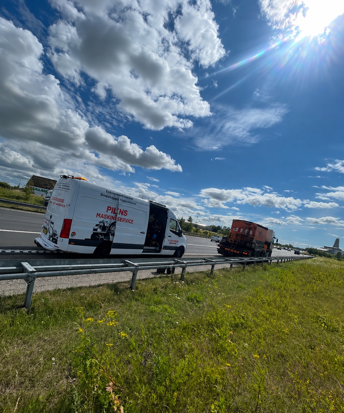 Pilegaardens servicevogn yder breakdown service ved motorvejen